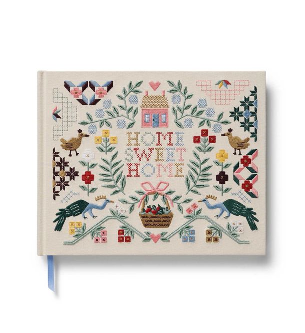 Hovedbilde Rifle Paper Co Home Sweet Home brodert gjestebok 