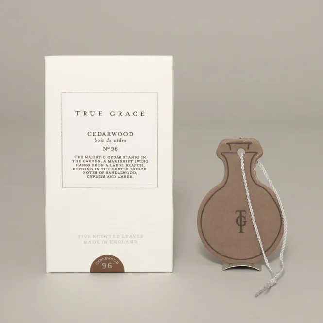 Hovedbilde True Grace Village Cedarwood tags