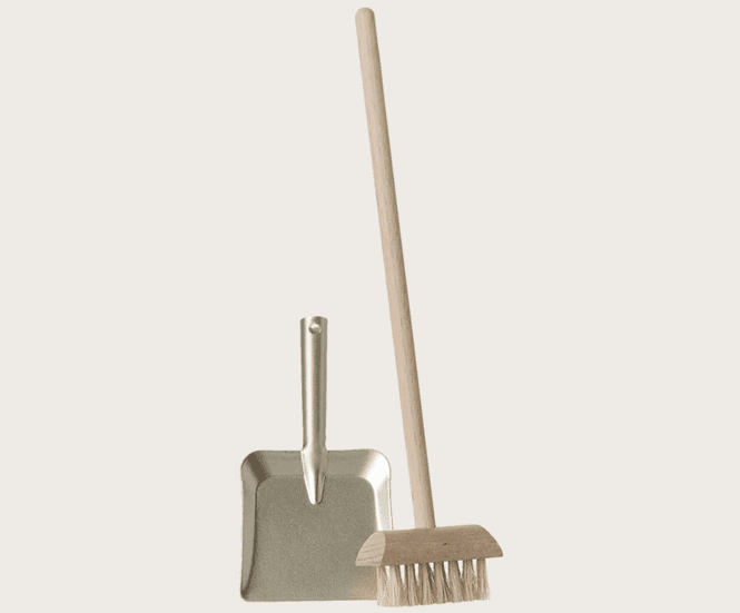 Hovedbilde Maileg Miniature Broom set
