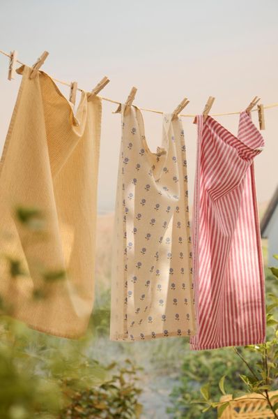 Ib Laursen Kj&oslash;kkenh&aring;ndkle Liv tynne gule striper 